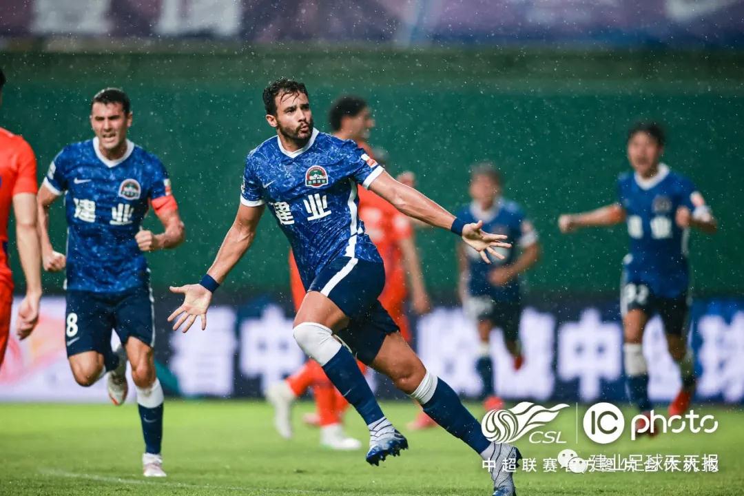 نتيجة مباراة البرازيل والأرجنتين اليوممواجهة كلاسيكية تثير المشاعر